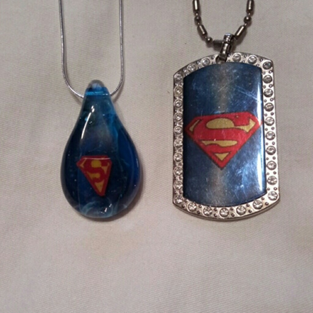 Lot of 2 necklaces $3 must be bundled
